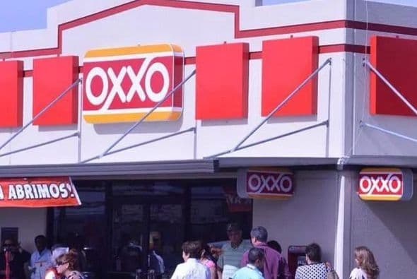 4.- Oxxo tiene un valor de 2,615 millones de dólares. (Imagen tomada de Twitter)
