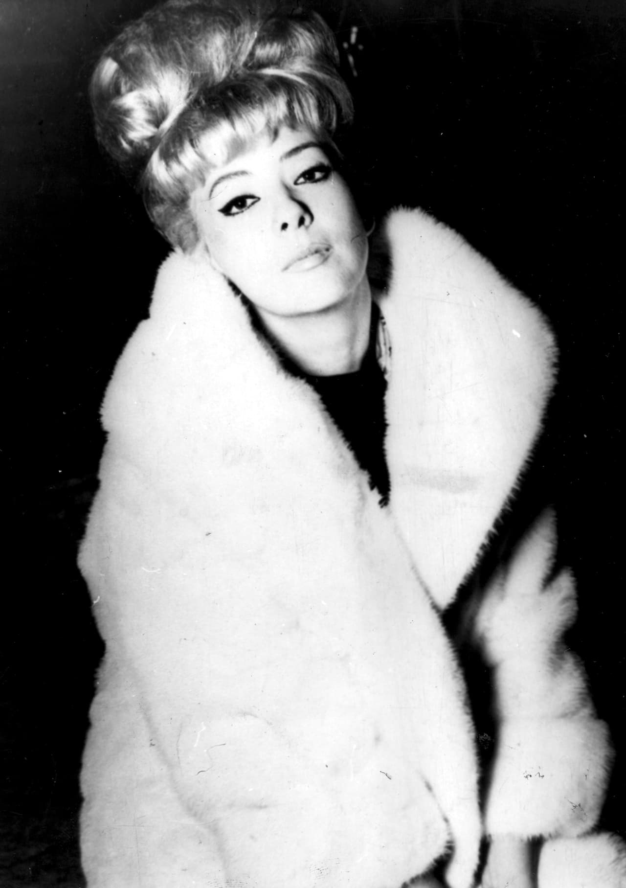 <b>Silvia Pinal</b>
<br>Si se habla de las divas del cine y la tv mexicana, no se puede dejar de lado a '
<a href="https://www.univision.com/famosos/casa-silvia-pinal-fotos">La gran dama</a>'. Su belleza y elegante porte, sin duda, conquistó a sus fans desde su debut en 1949, en la película 'El pecado de Laura'.