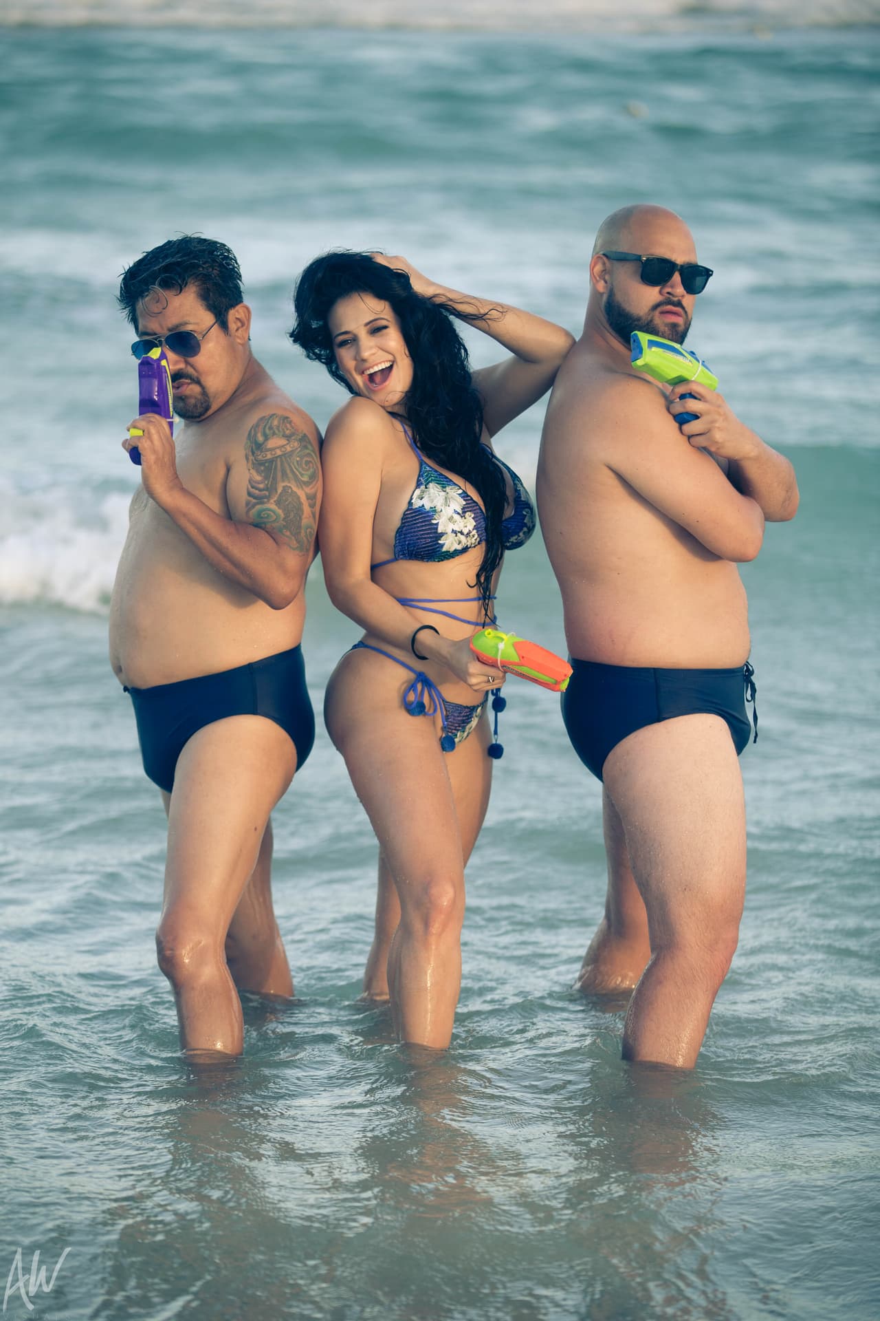 Y le ense帽贸 al
<b>Pel贸n</b> y
<b>El Feo</b> algunas t茅cnicas de modelaje (adem谩s de divertirse mucho con ellos).