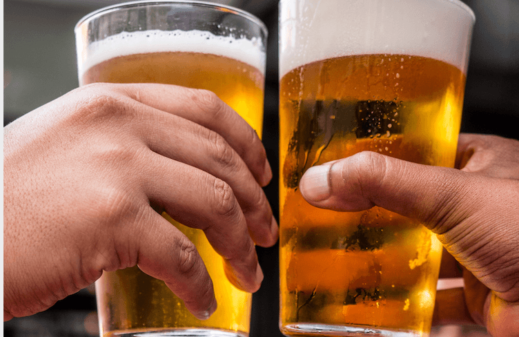 Advierten que puede haber escasez de cerveza mexicana en Chicago