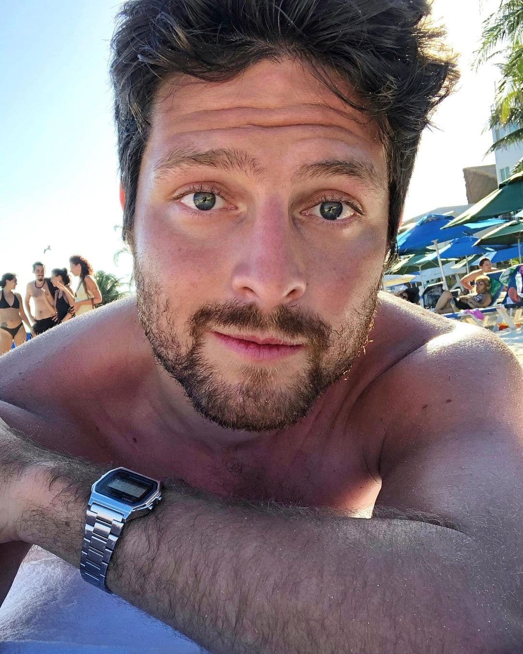 “Qué guapo”, “Bello”, “Ojitos lindos” y “Ojazos” son algunos de los comentarios que inundan el perfil del actor de ‘Mujeres asesinas’. ¿En qué proyecto te gustaría verlo?