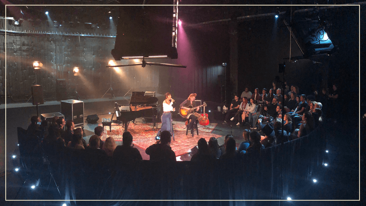 Conecta como nunca con tus artistas favoritos: 'A Tiny Audience: Behind The Scenes' ya disponible en Vix