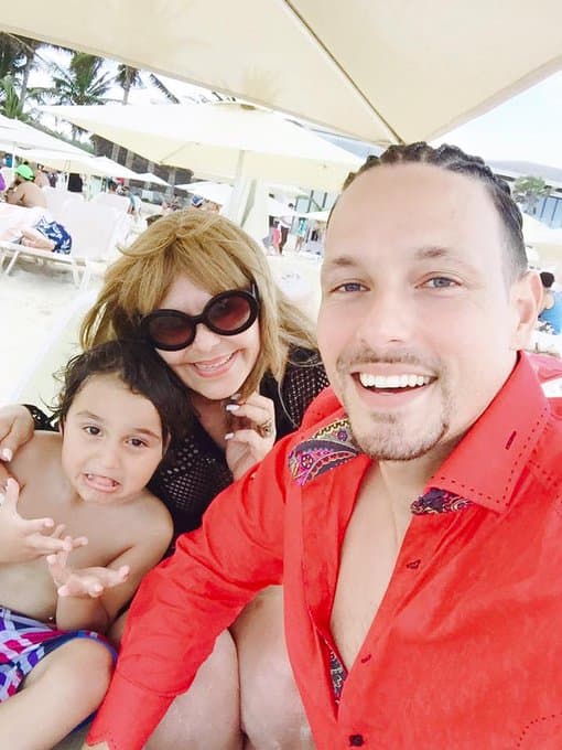 Hace 9 años que el boricua Derrick James se convirtió en padre de Romeo, el pequeño al que ha llamado "mi vida" y "mi amor" en sus redes sociales.