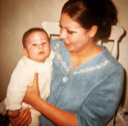 Desde pequeño le gustaban las cámaras y por eso buscaba salir en la foto.