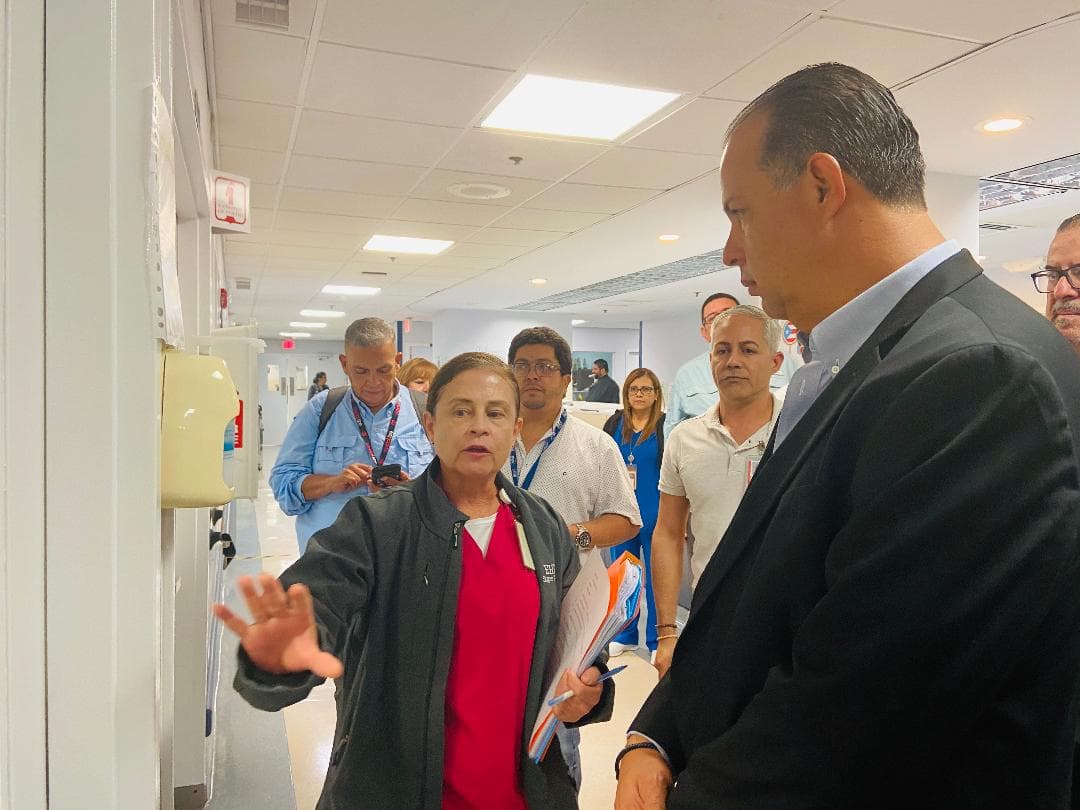 <div class="cms-textAlign-center">
 Inspección ocular en el Hospital Universitario y el Pediátrico del Centro Médico de Río Piedras
</div>