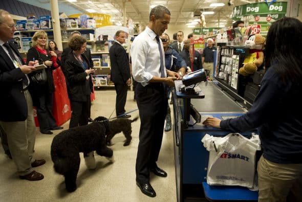 Mientras tanto el mandatario continúa con sus actividades cotidianas.