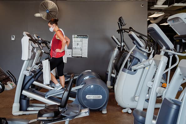 Solo se permite la entrada de clientes hasta un 25% de la capacidad del establecimiento.