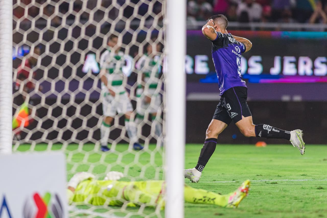 Mazatlán venció 1-0 a Santos en la Jornada 15 con gol de Gonzalo Sosa.