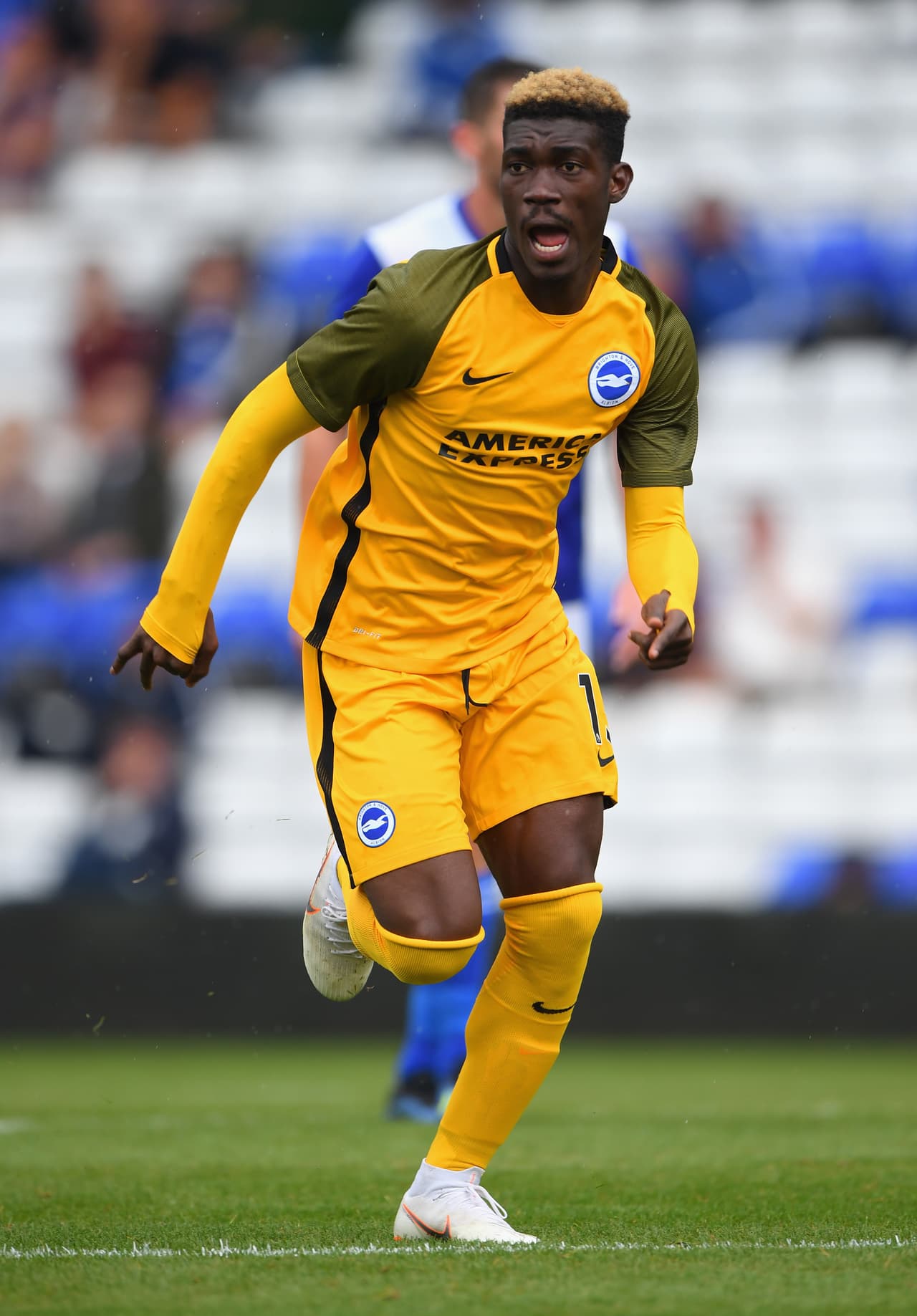 Yves Bissouma llegó en este mercado al Brighton & Hove Albion como una gran apuesta de la directiva. El de Malí es un mediocampista fuerte, con buen manejo de balón, que se hizo famoso en el Lille.