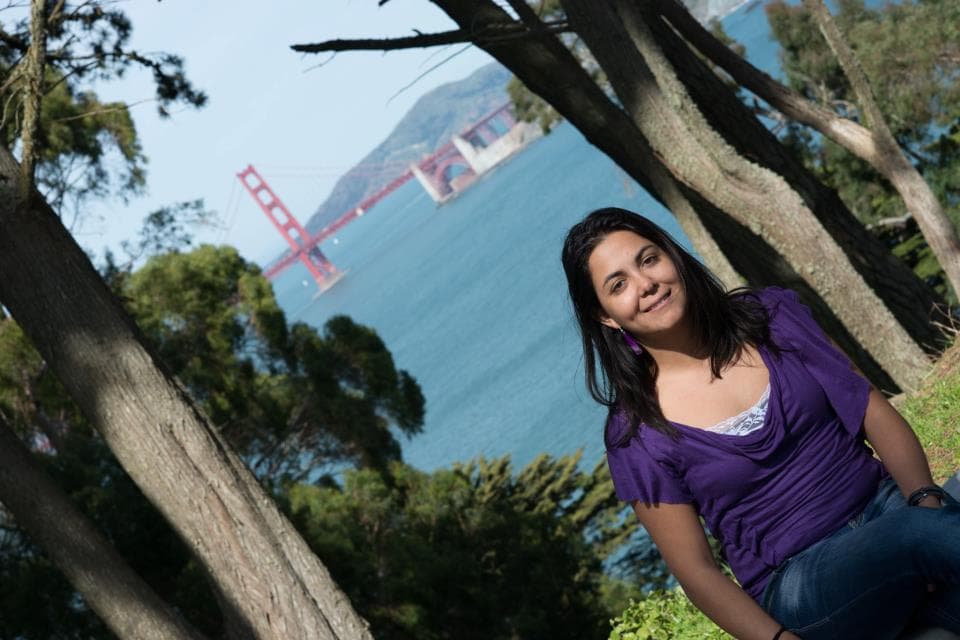 La hispana que le hace prueba de paternidad a peces pequeños