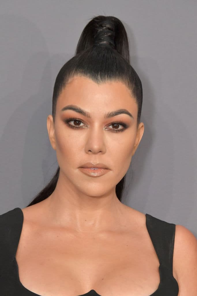 Dentro de la familia ya había quienes deseaban estar lejos de las cámaras de televisión, como Kourtney Kardashian, la mayor de las hijas de Kris Jenner. 
<br>