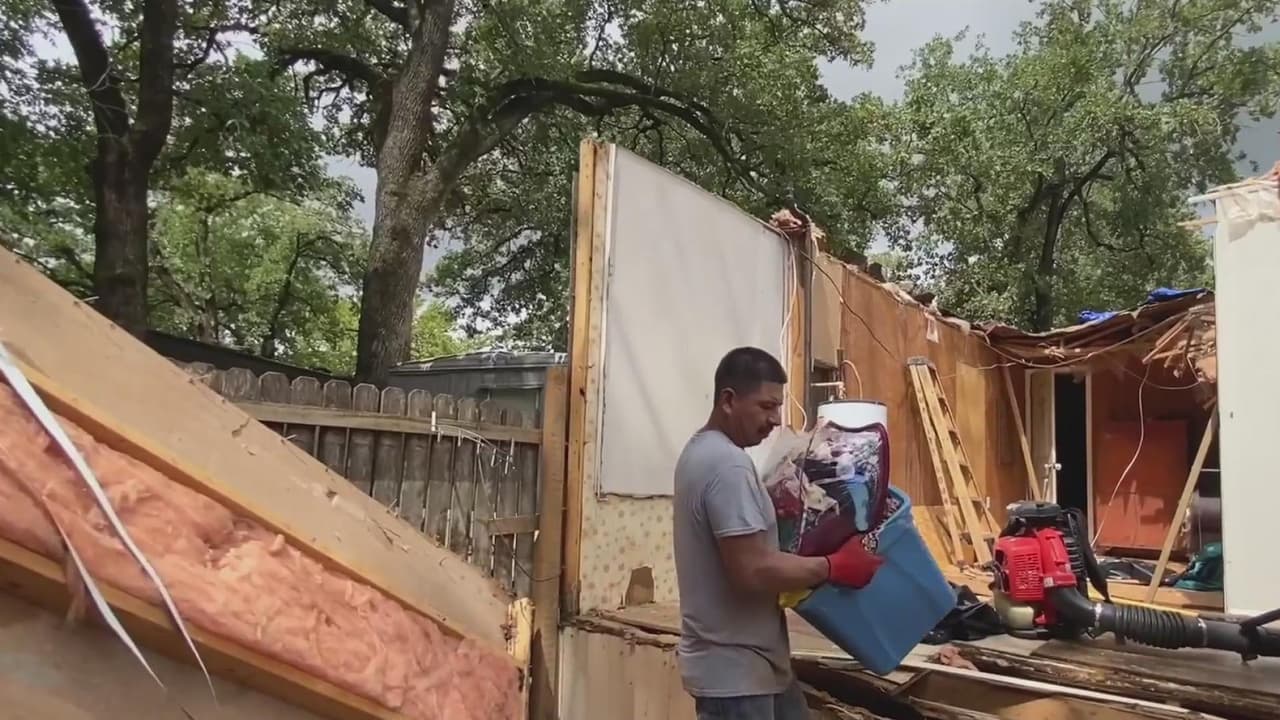Los habitantes de la casa viven en arriendo y, aunque avisaron a los dueños de lo ocurrido, los afectados aseguran que estos les exigen responder por los daños.