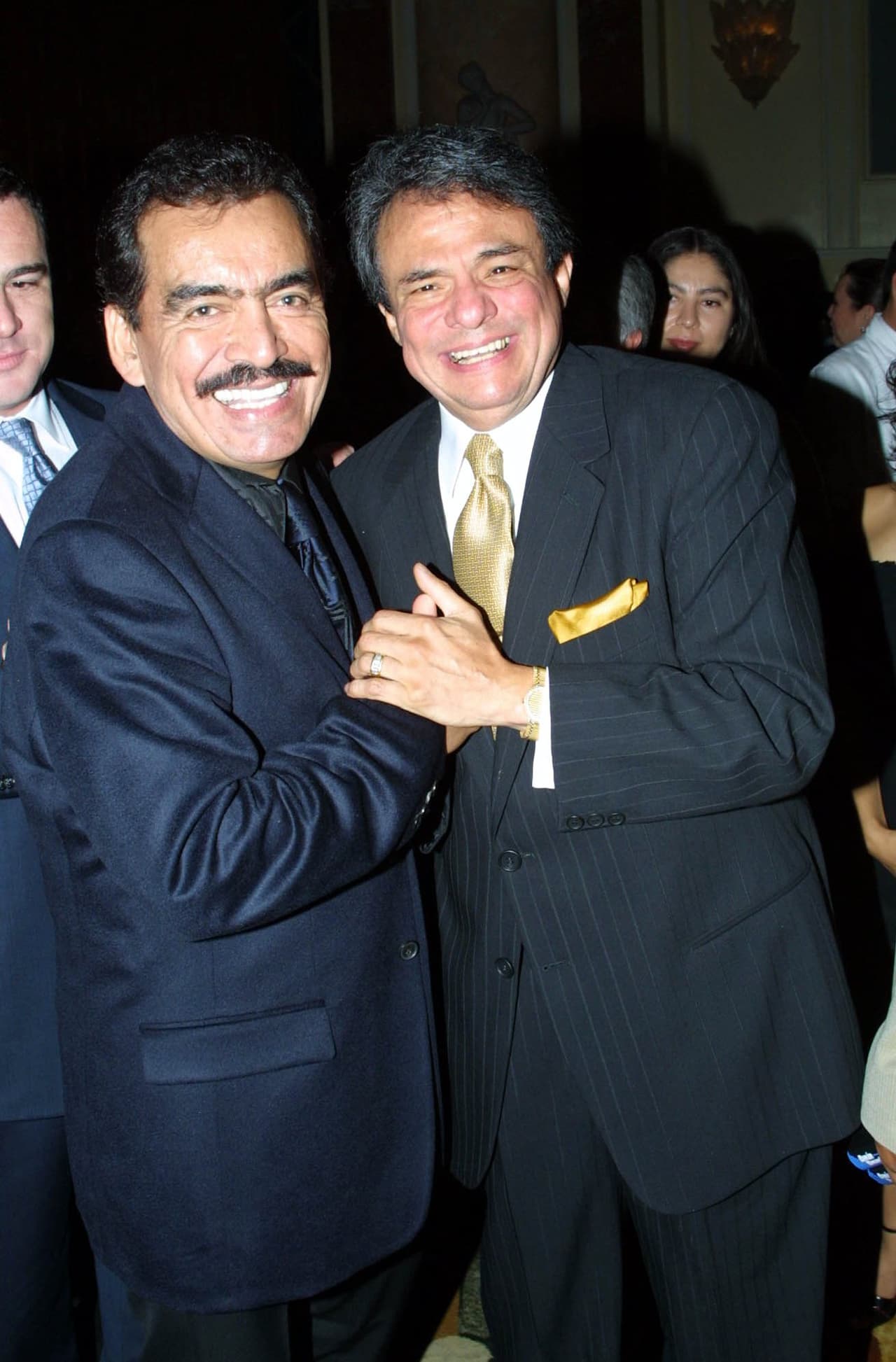 Jose José en un encuentro con Joan Sebastian en la fiesta de Cucuy. 2003