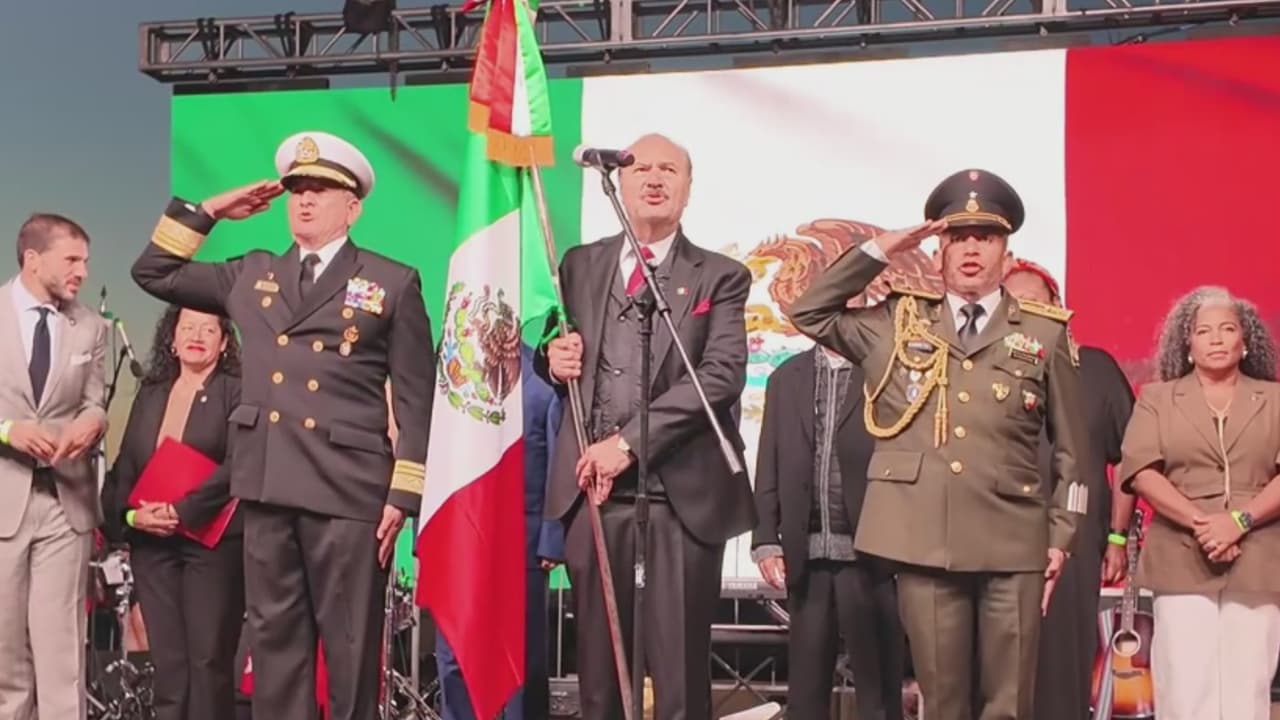 Los mejores momentos del Grito de Independencia en Nueva York: "Amo a México con mi corazón"