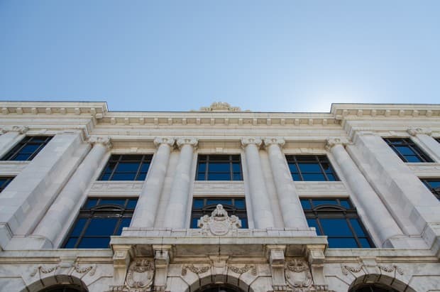 Demanda dice que los tribunales en Louisiana discriminan a los latinos