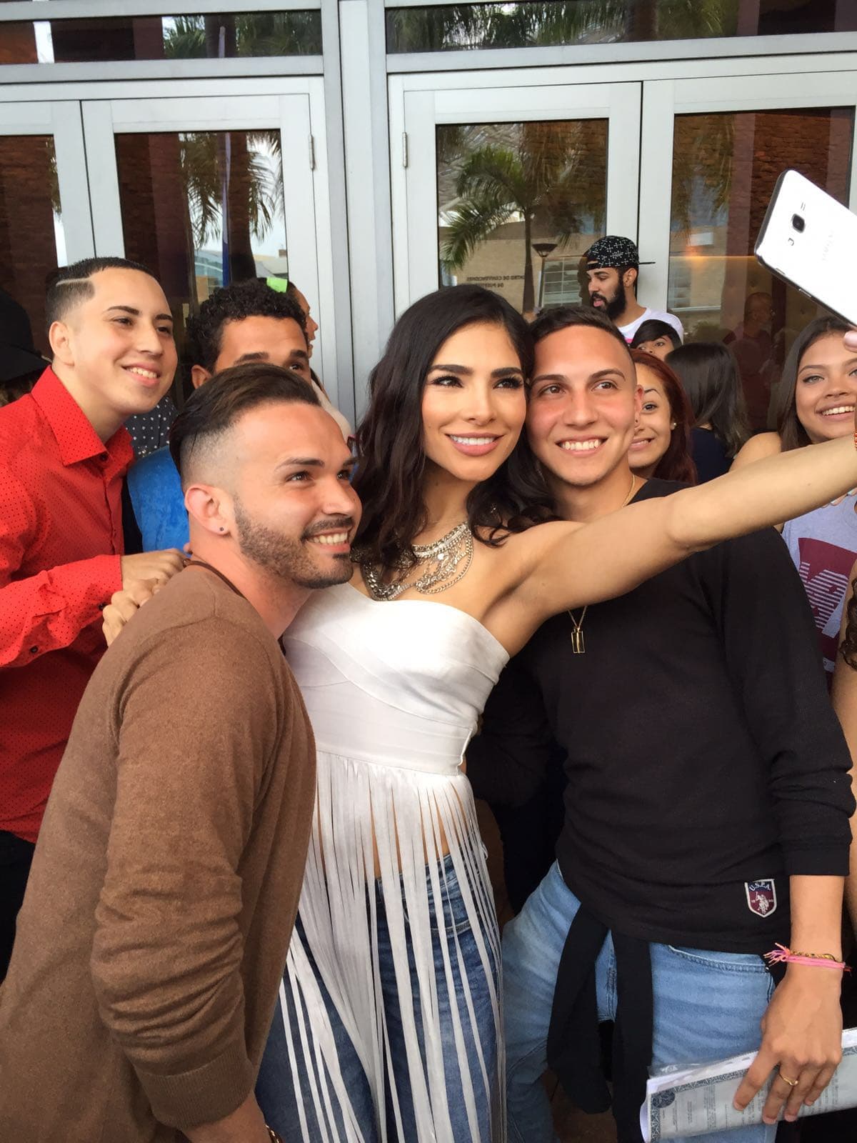 Chicas y chicos con talento llegaron de toda la isla, rompieron récord de asistencia y hasta la lluvia soportaron, así fue como los boricuas dejaron claro que vienen fuerte en la segunda temporada de La Banda.