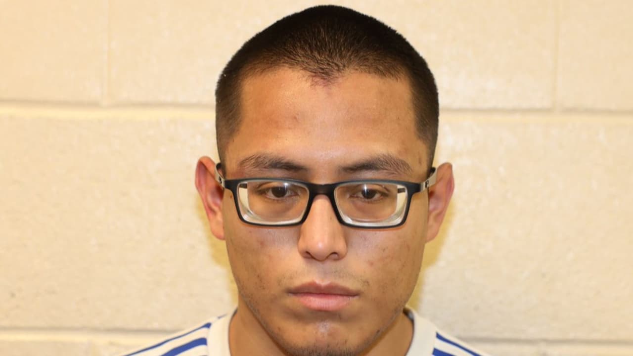 La Patrulla Fronteriza lo identificó como un violador condenado que cruzó la frontera y fue arrestado por agentes de la estación Douglas. Saúl García Ibarra, un ciudadano mexicano, fue condenado por violación, un delito grave de primer grado, en el condado de SaltLake, Utah.