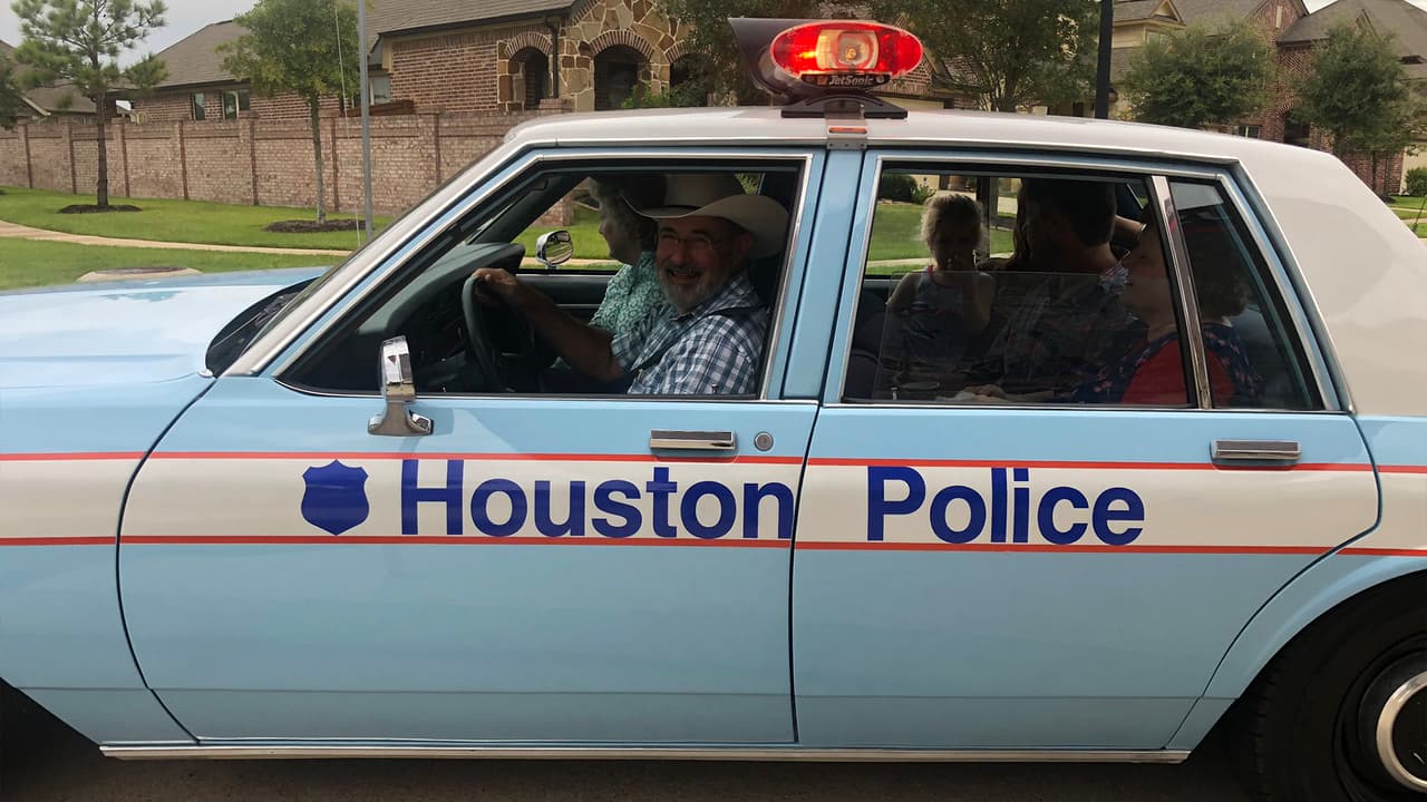 Su padre, 
<a href="https://www.univision.com/local/houston-kxln/asi-fue-el-accidente-del-helicoptero-en-el-que-murio-un-oficial-de-hpd-y-otro-resulto-seriamente-herido-fotos">Jason Knox, murió en mayo de este año</a> cuando tripulaba un helicóptero de HPD, el cual se estrelló contra una casa en horas de la madrugada.