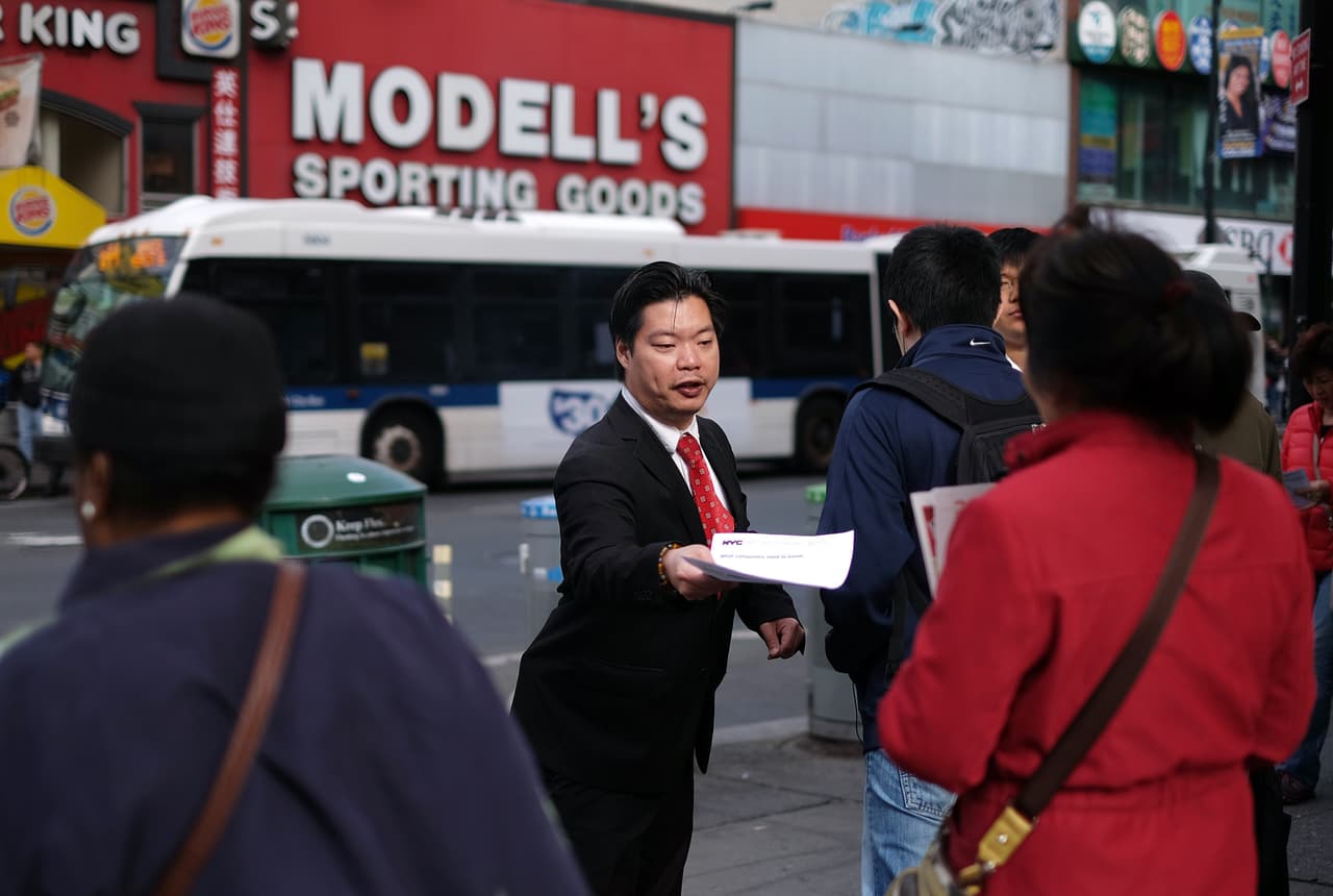 Reparten derechos laborales a empleadas en Nueva York