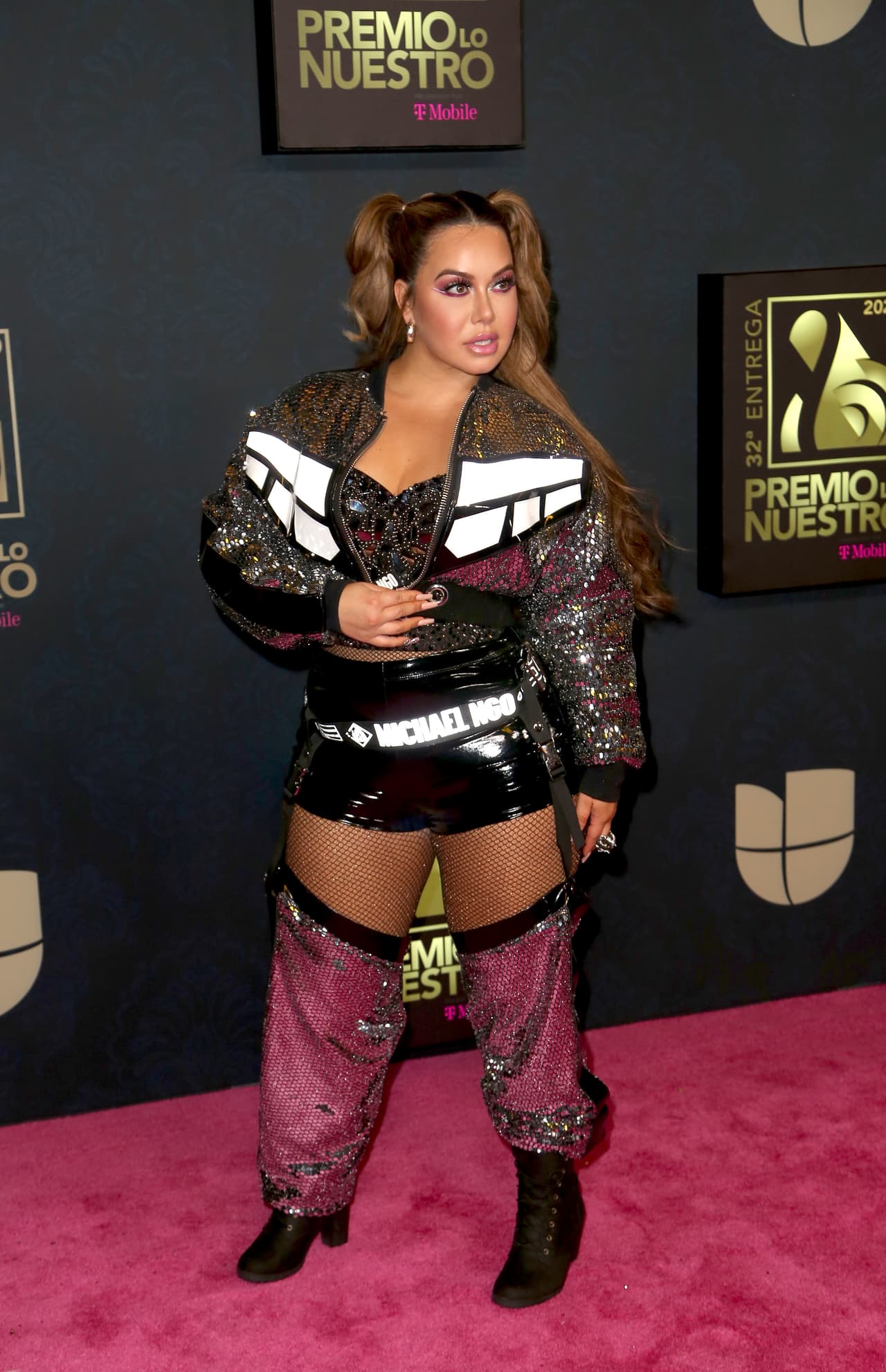 <b><a href="https://www.univision.com/shows/premio-lo-nuestro/por-todo-lo-alto-chiquis-rivera-estrena-el-tema-ticket-de-salida-junto-a-amandititita-video">Chiquis, quien estrenó con Amandititita 'Ticket de salida'</a></b> y también promueve el sencillo 'Te extraño, te olvido, te amo', aseguró que todos los dias piensa en
<b>Vanessa Bryant y en sus hijas</b>. El accidente aéreo que le costó la vida al basquetbolista
<b>Kobe Bryant, su hija Gianna </b>y otras siete personas, le recordó mucho la muerte de su madre, Jenni Rivera.