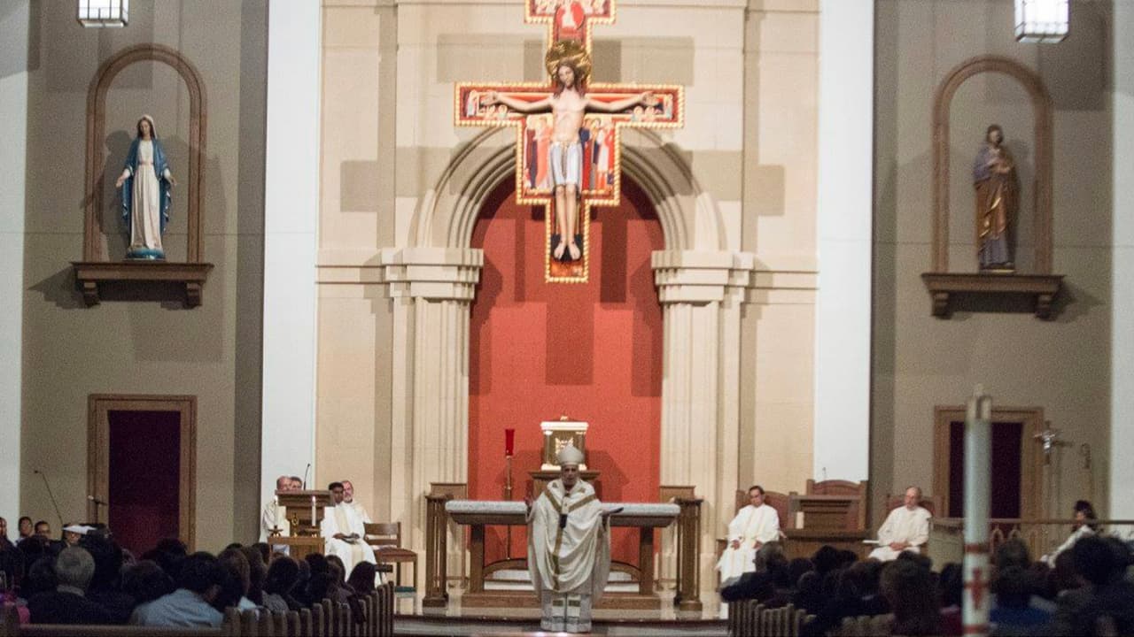 Matrimonio que acude a misa en una iglesia del área de Houston da positivo al coronavirus