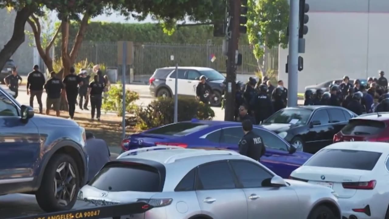 Operativo contra arrancones en Los Ángeles deja al menos 66 arrestados y 200 vehículos incautados