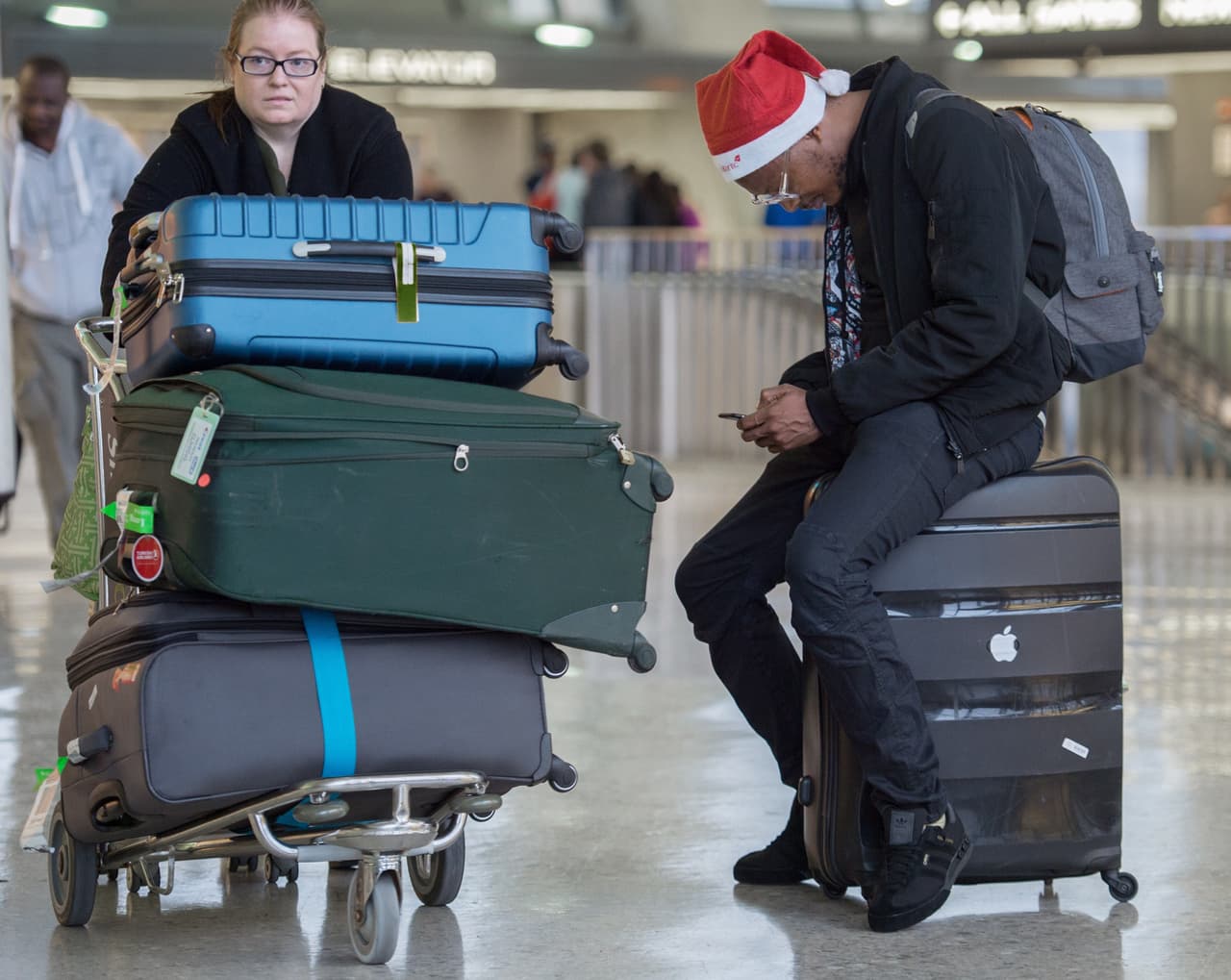 ¿Si decido autodeportarme de EEUU, importa si me voy por tierra o en avión? Respondemos tus preguntas de inmigración