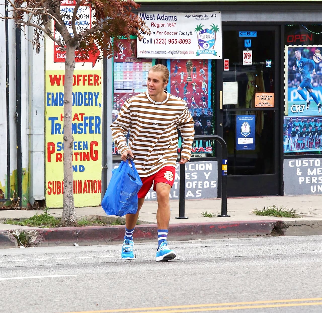 Justin Bieber se encuentra de nuevo en problemas con la ley, pues ahora enfrenta una demanda por robo y agresión.