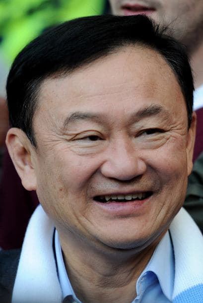 Thaksin Shinawatra, ex primer ministro de Tailandia Thaksin Shinawatra, también ex propietario del equipo Manchester City, fue depuesto por militares en 2006, como embajador de inversión en misión especial con pasaporte diplomático.