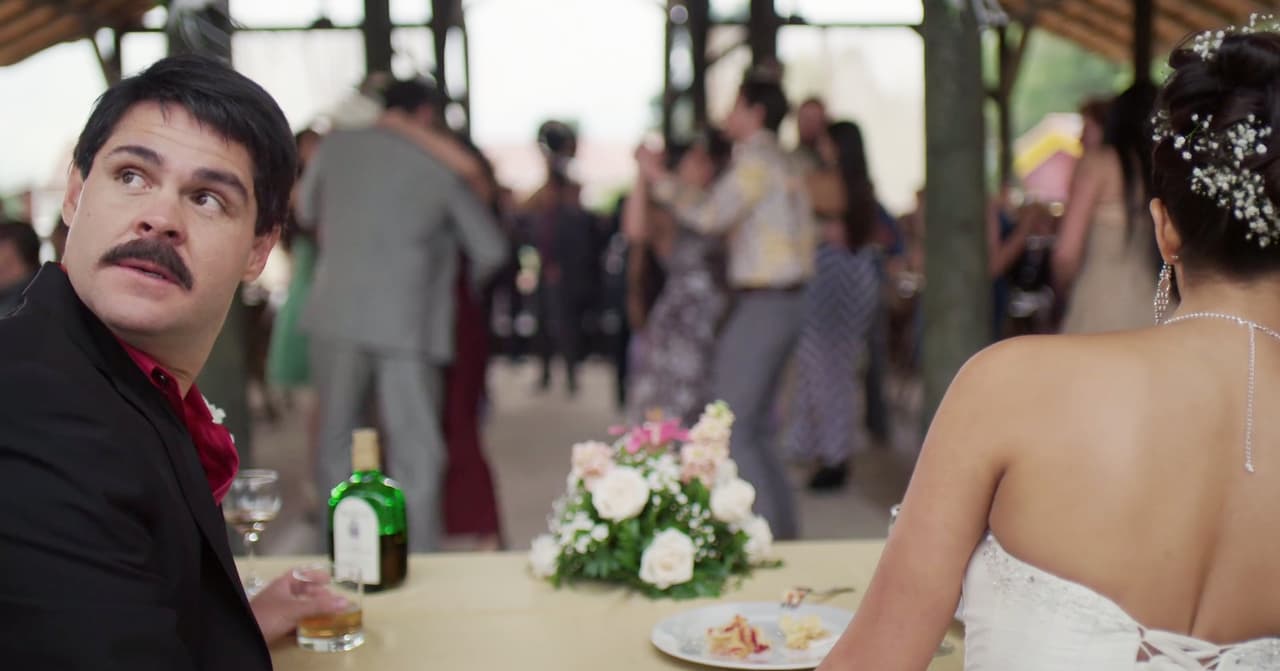 Una llamada inesperada rompió con la sonrisa que el capo mantuvo durante casi toda la fiesta.