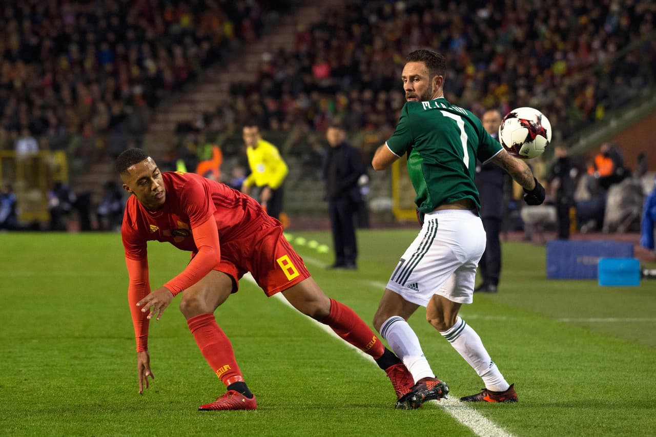 Miguel Layún: Está lejos de un buen nivel, en defensa quedó a deber y nada en ataque. Se fue con un 4.