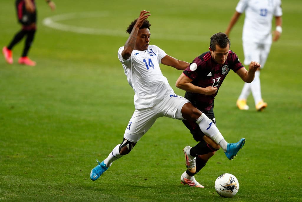 México tiene que venir de atrás para empatar el partido, mandar el juego al alargue y terminar ganado el título en la tanda de penaltis. José Juan Macías fue el encargado de empatar el partido al minuto 80.