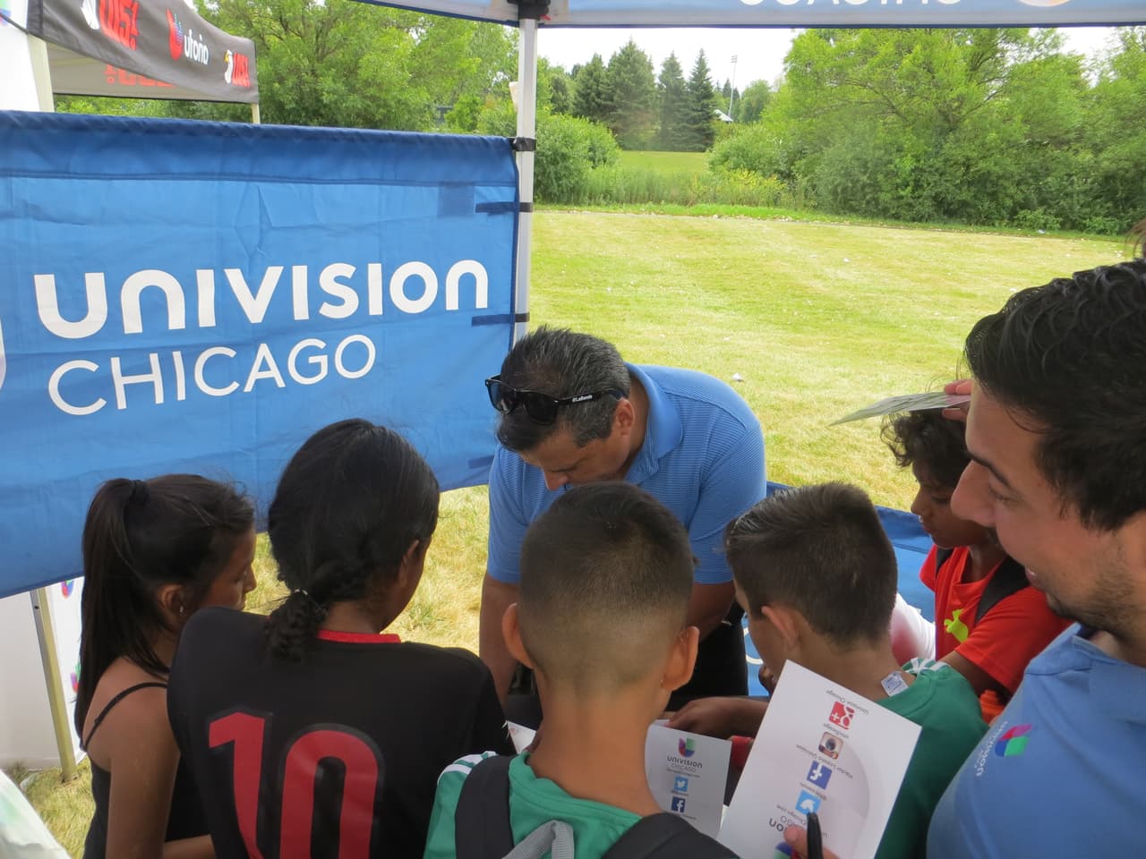 Héctor Lozano y Julio El Lobo de La Que Buena 105.1 dijeron presente en el torneo Copa Univision 2015. Mira que bien la pasaron.