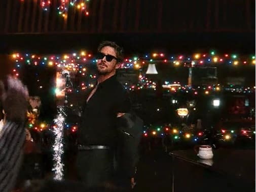 Ryan Gosling presume sus dotes como cantante y sus fans no pueden amarlo más.