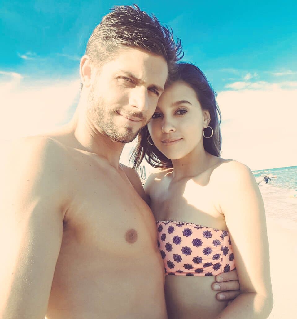 Hasta el día de hoy, ninguno de los dos famosos ha confirmado un rompimiento, ni se han pronunciado o explicado su silencio y distanciamiento en redes sociales.