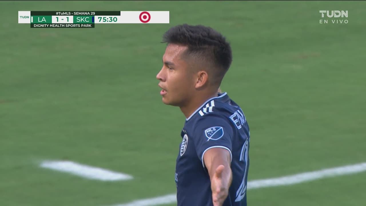 ¡Le dan la vuelta! Felipe Hernández adelanta a Sporting KC 1-2