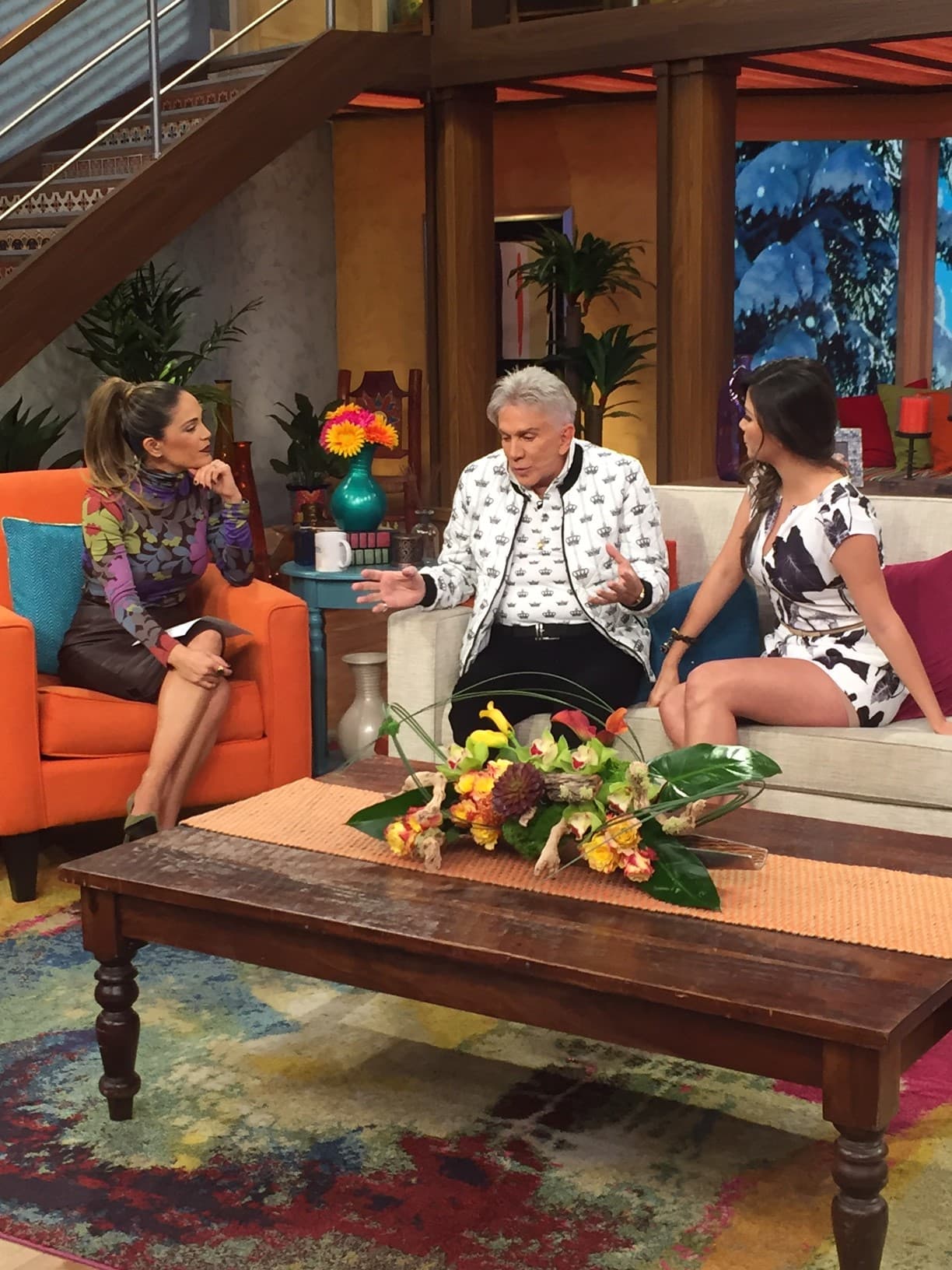 Osmel Sousa llegó estrenando look y platicó con Karla y Ana de lo que veremos en la décima edición de NBL.