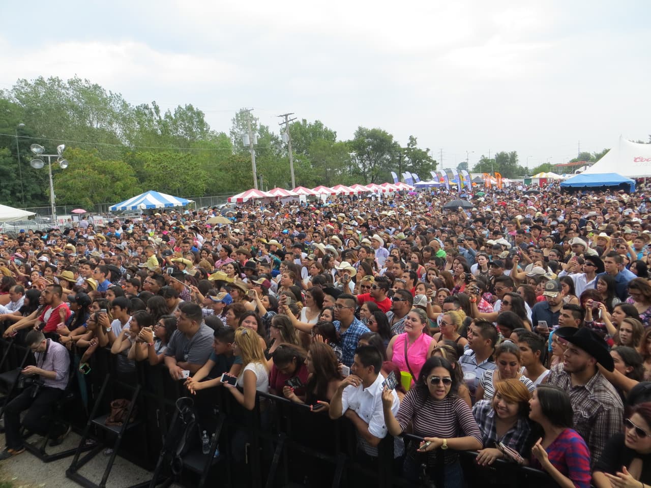 La Séptima Banda conquistó el escenario de Fiestas Patrias 2015 y puso a bailar a la ciudad de los vientos con lo mejor de su repertorio.
