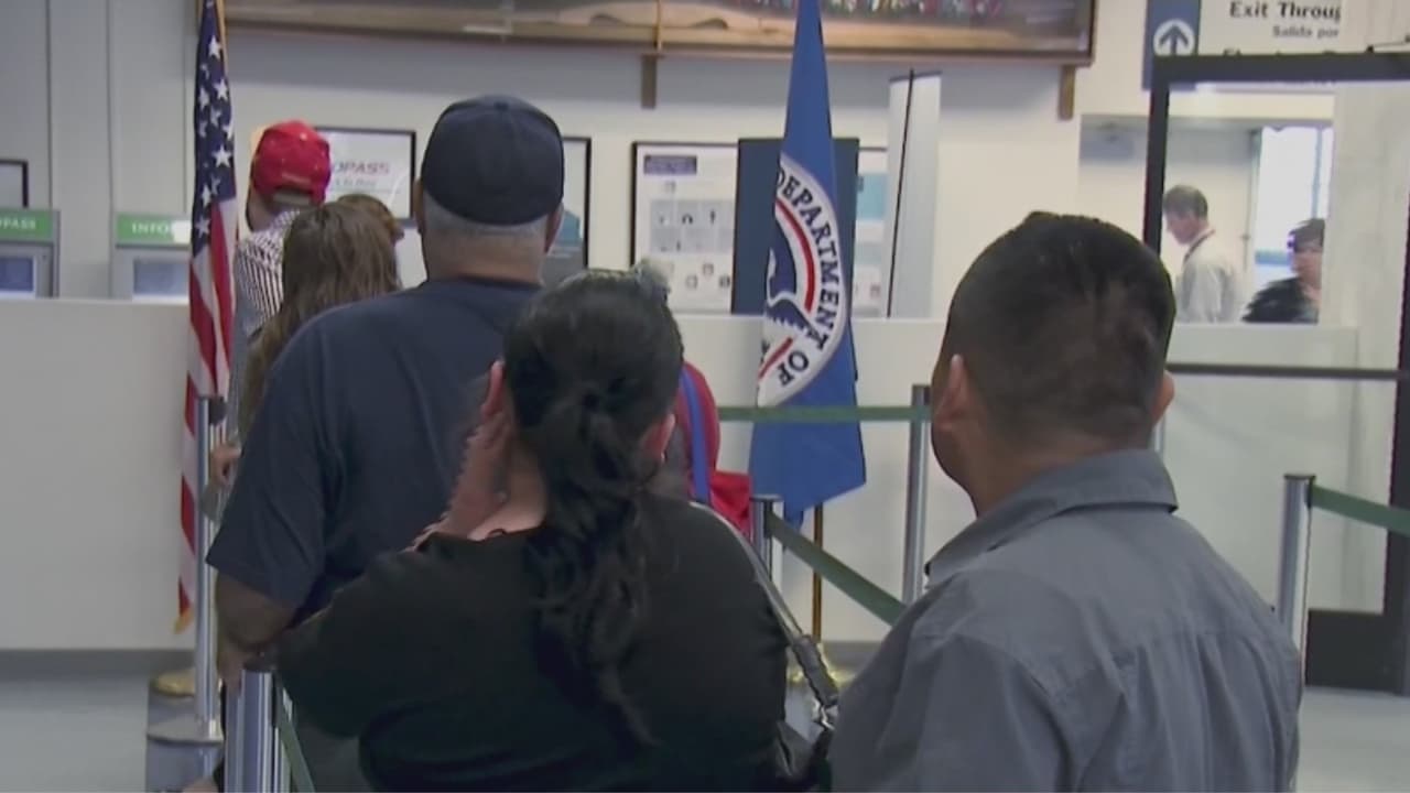 USCIS publica extensión del TPS para salvadoreños y advierte vencimiento