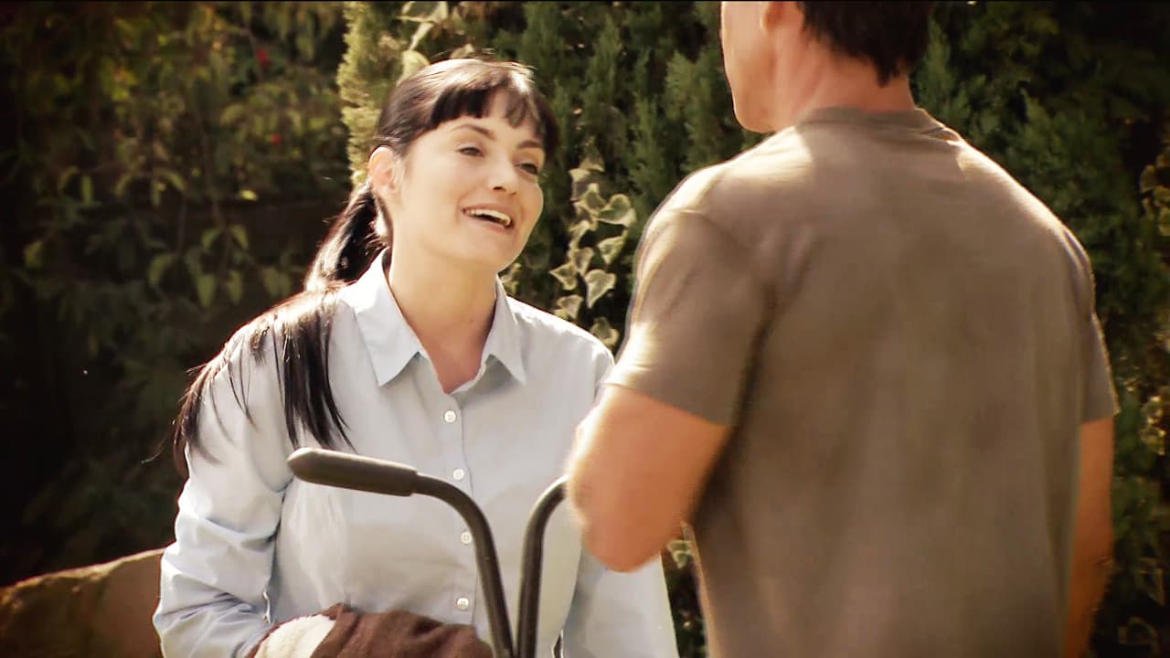 Él es tu cómplice y te apoya para que veas en secreto a Luis, tu gran amor.