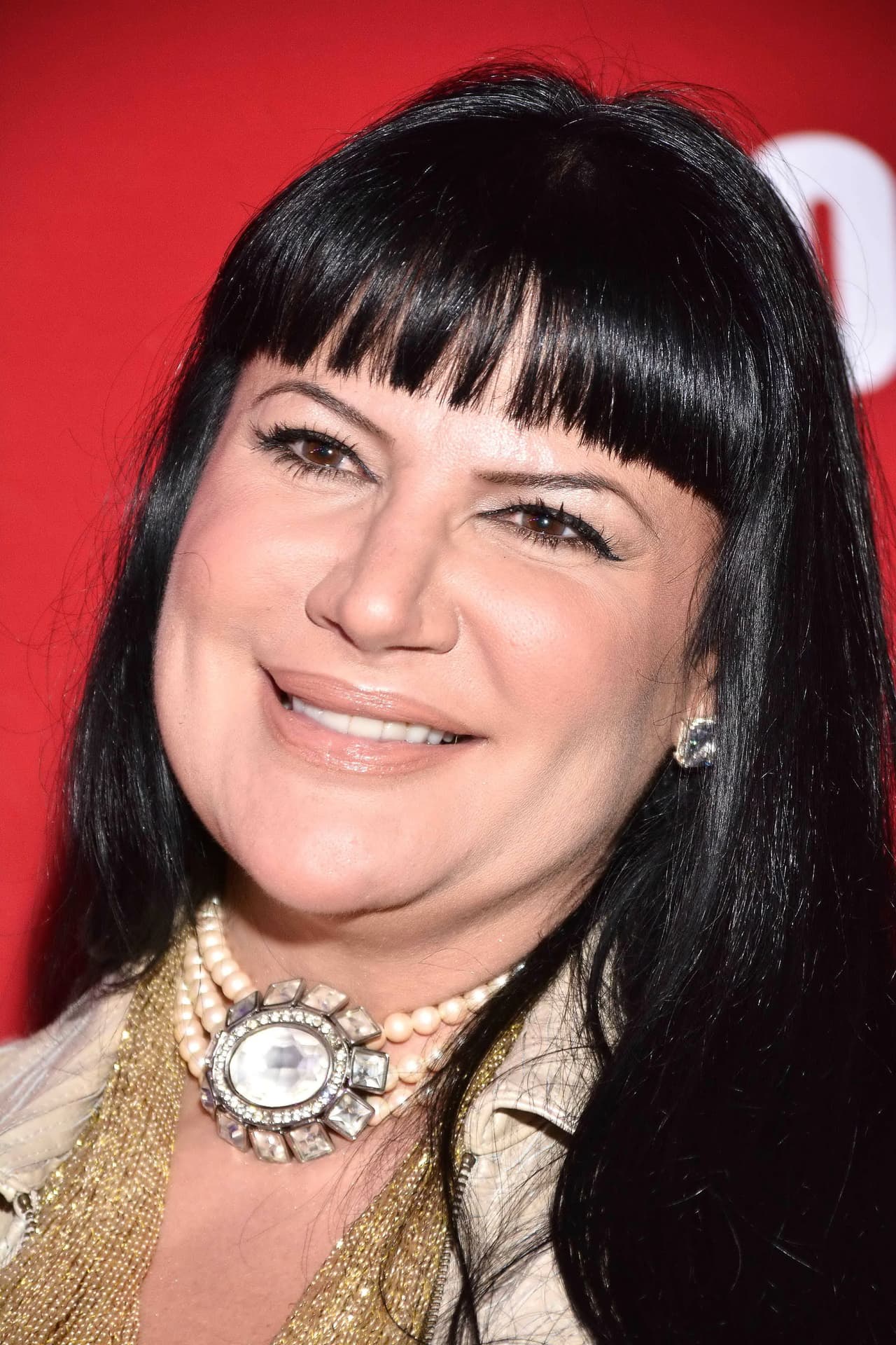 A casi dos meses de su muerte, sigue el vaivén de declaraciones en torno a 
<b><a href="https://www.univision.com/radio/radio-nacional/prostitucion-y-despilfarro-de-dinero-asi-continuan-los-escandalos-en-la-familia-de-jose-jose-fotos">José José</a></b>. Esta vez Alejandra Ávalos dijo que pretende hablar con el cantante a través de un médium.