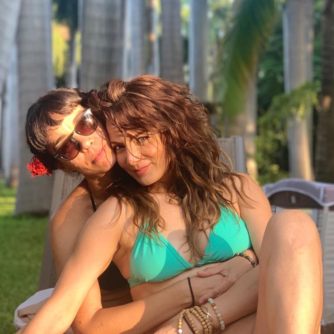 “Ella es @karbailando y nos amamos”, escribió 
<b><a href="https://www.univision.com/shows/hoy/pelicula-de-mi-corazon-es-tuyo-esperara-a-silvia-navarro">la protagonista de Mi Corazón es Tuyo</a></b>, mencionando la cuenta privada de Instagram de su amiga.