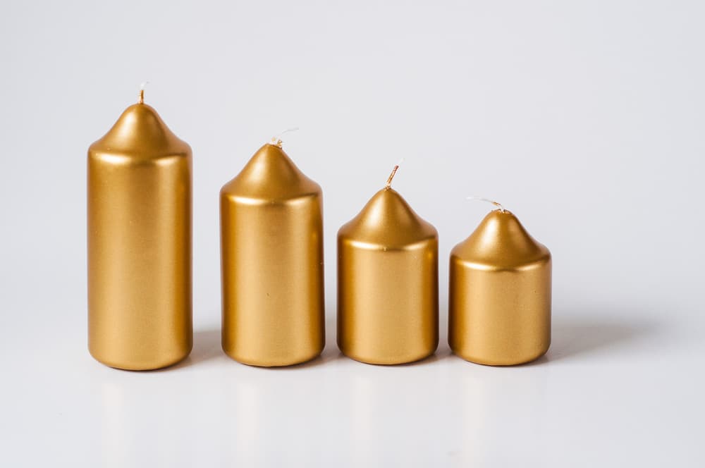 <b>Leo. </b>
<br>¡Tú sí sabes atraer la prosperidad! Si no lo haces es porque lo estás dejando todo para última hora. El Sol, nuestra estrella, es tu regente y por tanto tu color es el dorado. El oro es tu metal. Cuando conjugas oro con dorado estás realzando tu campo magnético de una manera poderosa.