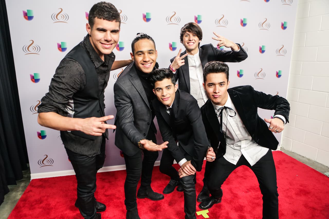 Así posaron en el detrás de cámaras para nuestras cámaras. ¡Míralos!