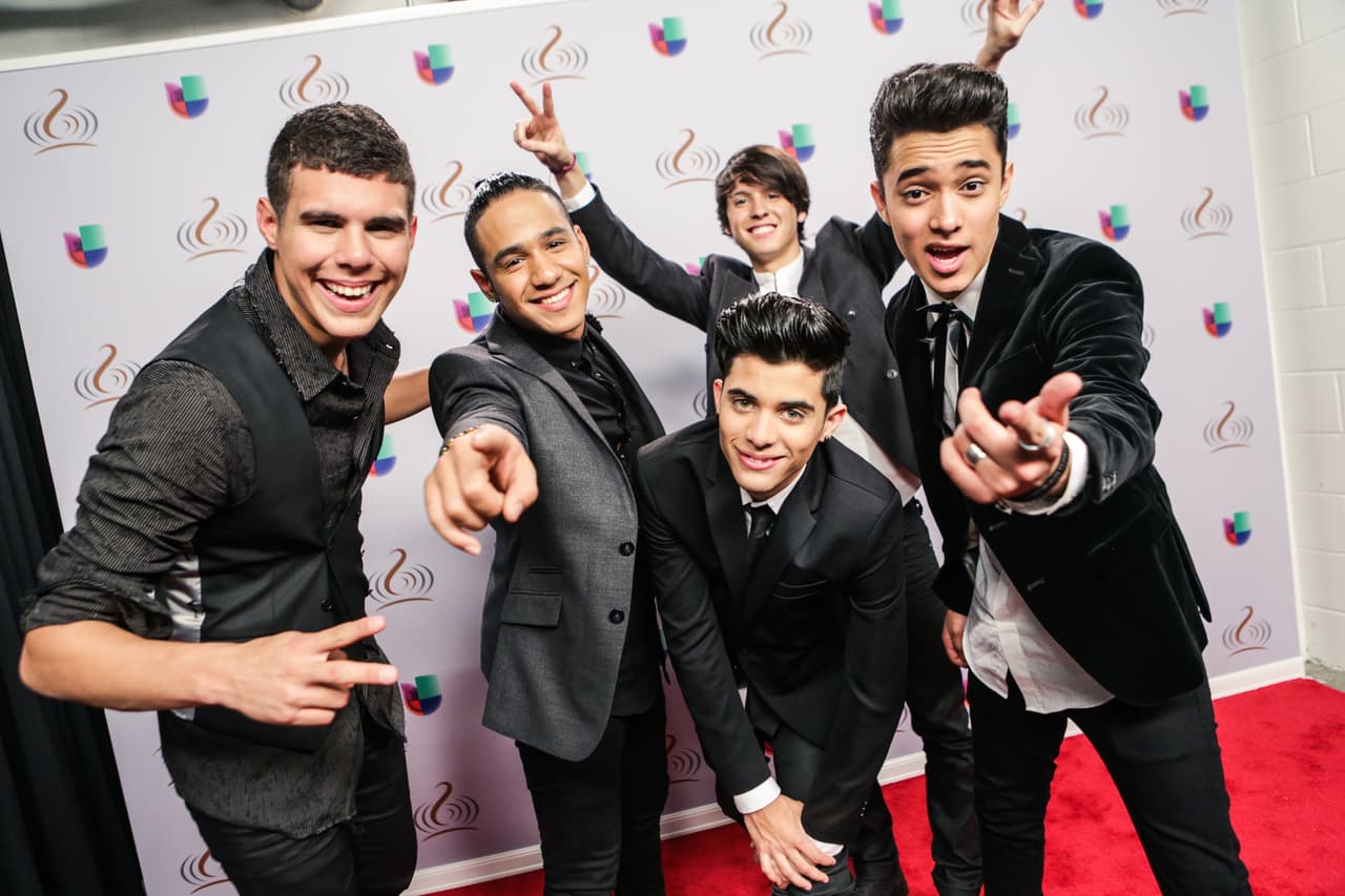 Así posaron en el detrás de cámaras para nuestras cámaras. ¡Míralos!