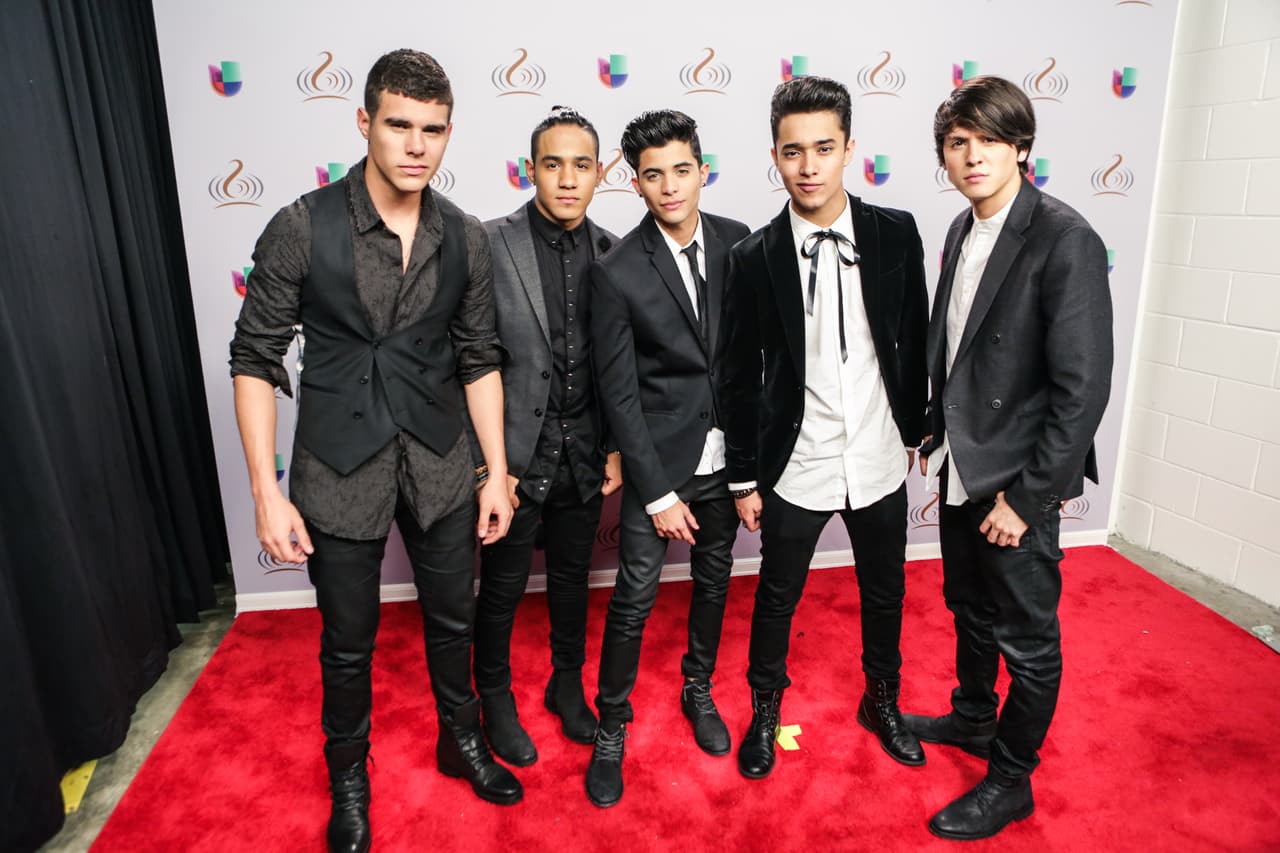 Así posaron en el detrás de cámaras para nuestras cámaras. ¡Míralos!