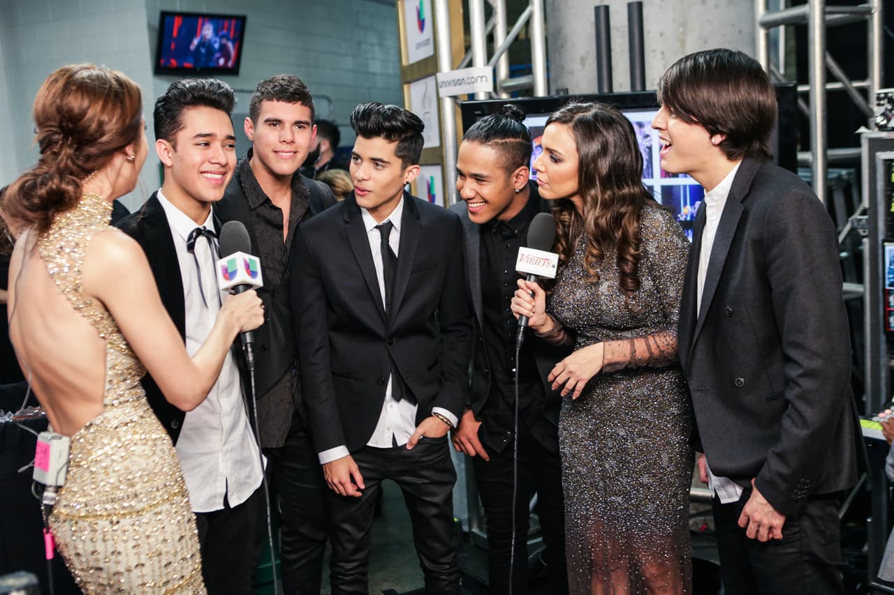 Una cosa fue lo que viste en televisión y otra lo que te perdiste. Pero, relax! Nuestro lente te trae el detrás de cámaras de la esta entrega de Premio Lo Nuestro.