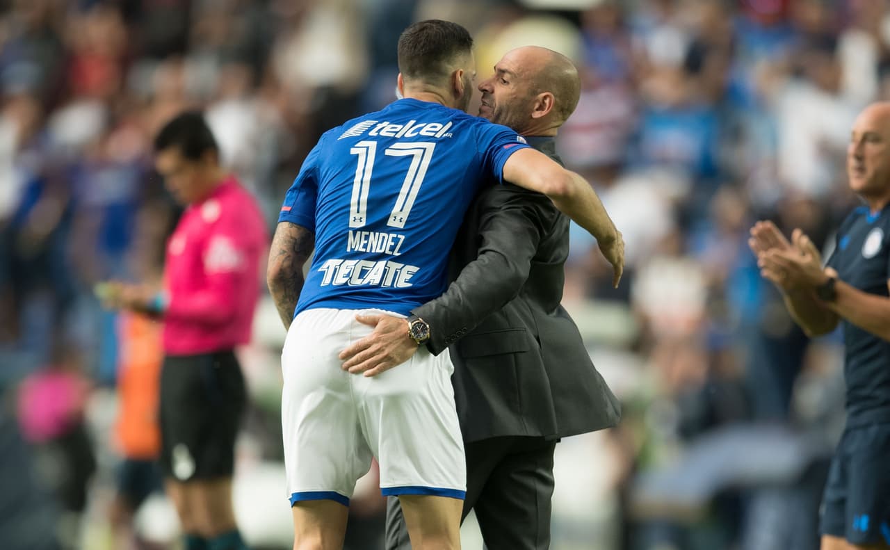 Pero no fue la única, América, Lobos y Tigres también despacharon al equipo de Paco, que se hundia en la clasificación.