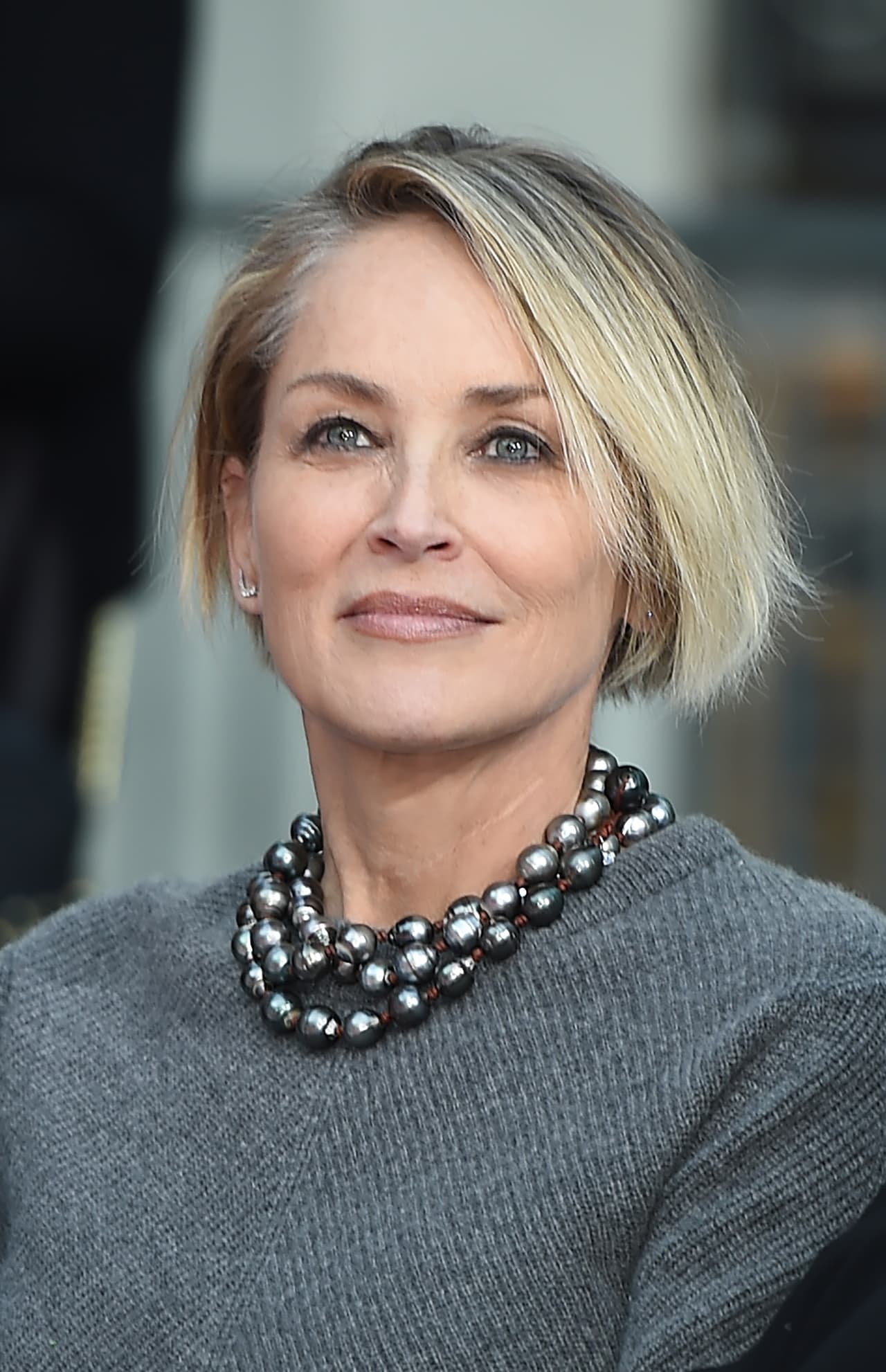 La emblemática Sharon Stone tuvo un encuentro cercano con la muerte al haber lidiado con un derrame cerebral.