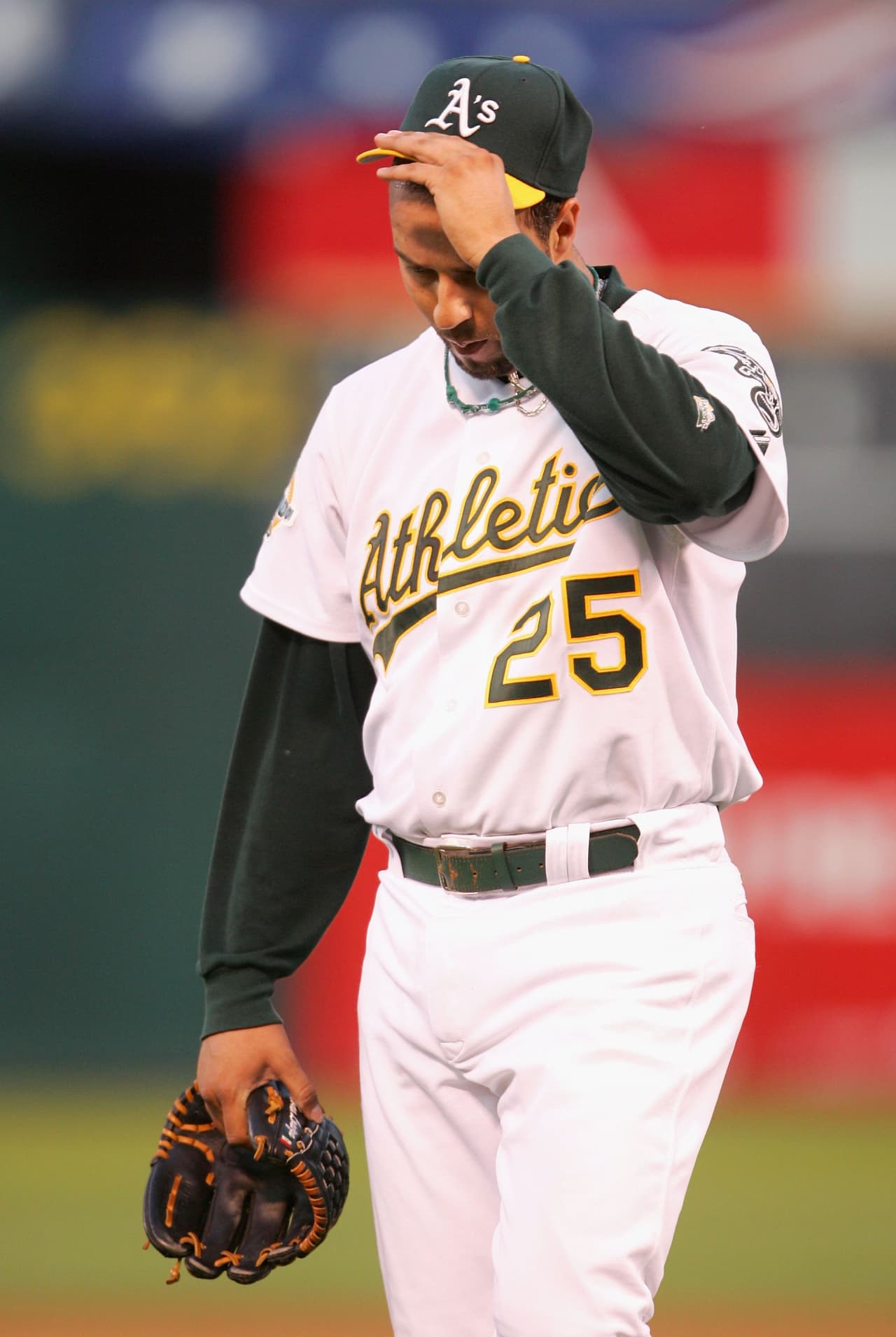 De acuerdo con las autoridades, en el Mercedes Benz 2010 del expelotero encontraron un compartimiento ‘sofisticado’ para ocultar narcóticos. Tras este hallazgo fue registrada también la casa de Loaíza donde encontraron 44 libras de cocaína, con un valor estimado de 500,000 dólares.